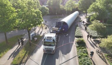 Schwertransporter in Elmshorn verunglückt: Bergung hat begonnen | NDR.de - Nachrichten