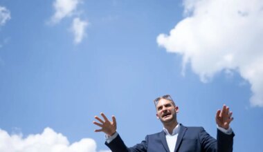 Filmstar statt Finanzminister? Bayaz wird zum Schauspieler