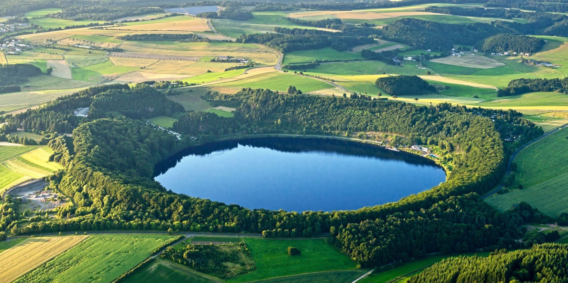 Ein Maarvulkan in der Eifel. (Symbolbild)