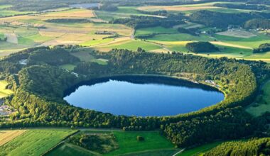 Ein Maarvulkan in der Eifel. (Symbolbild)