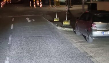 Unsinnige Umleitung in Mönchengladbach: Lkw-Fahrer bemerkt kurioses Verbot