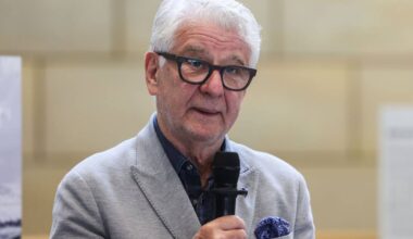 Düsseldorf: Marcel Reif bei Eröffnung von Ausstellung