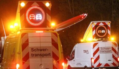 Schwertransport blieb in Baustelle stecken
