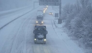 Wintereinbruch in Großbritannien: Schneechaos und gestrichene Flüge