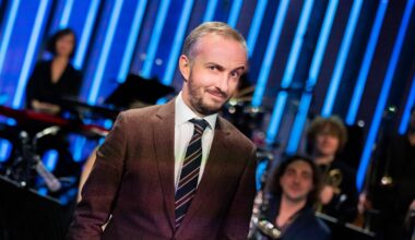 Jan Böhmermann schimpft: „Geldgeile Adlige“ in Düsseldorf
