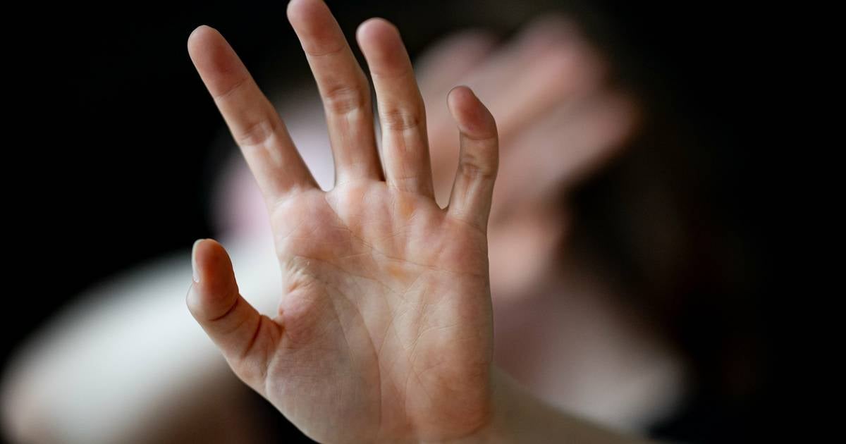 Duisburg: Häusliche Gewalt - Mann schüttet Frau Benzin ins Gesicht und flüchtet