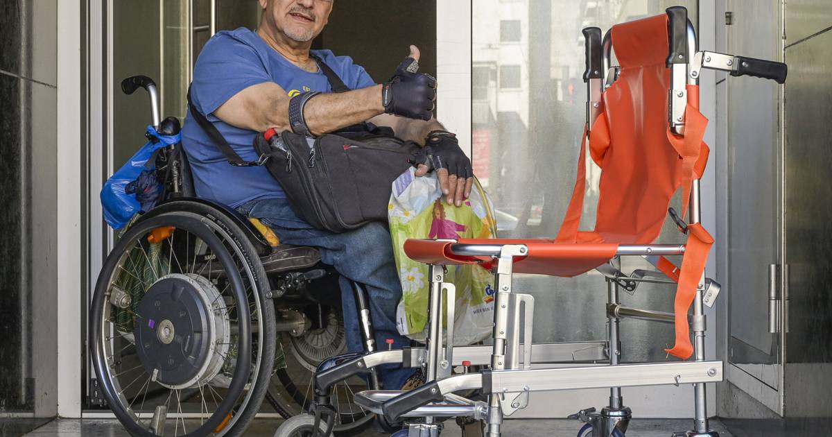 Rollstuhlfahrer von Aufzug-Ausfall betroffen: WZ-Leser finanzieren Tragestuhl