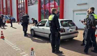 Großkontrolle in Wuppertal: Polizei überprüft zahlreiche Verkehrsteilnehmer