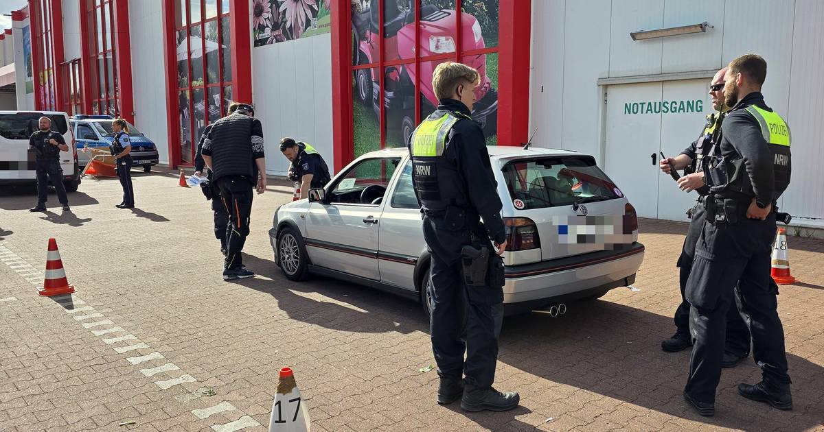 Großkontrolle in Wuppertal: Polizei überprüft zahlreiche Verkehrsteilnehmer