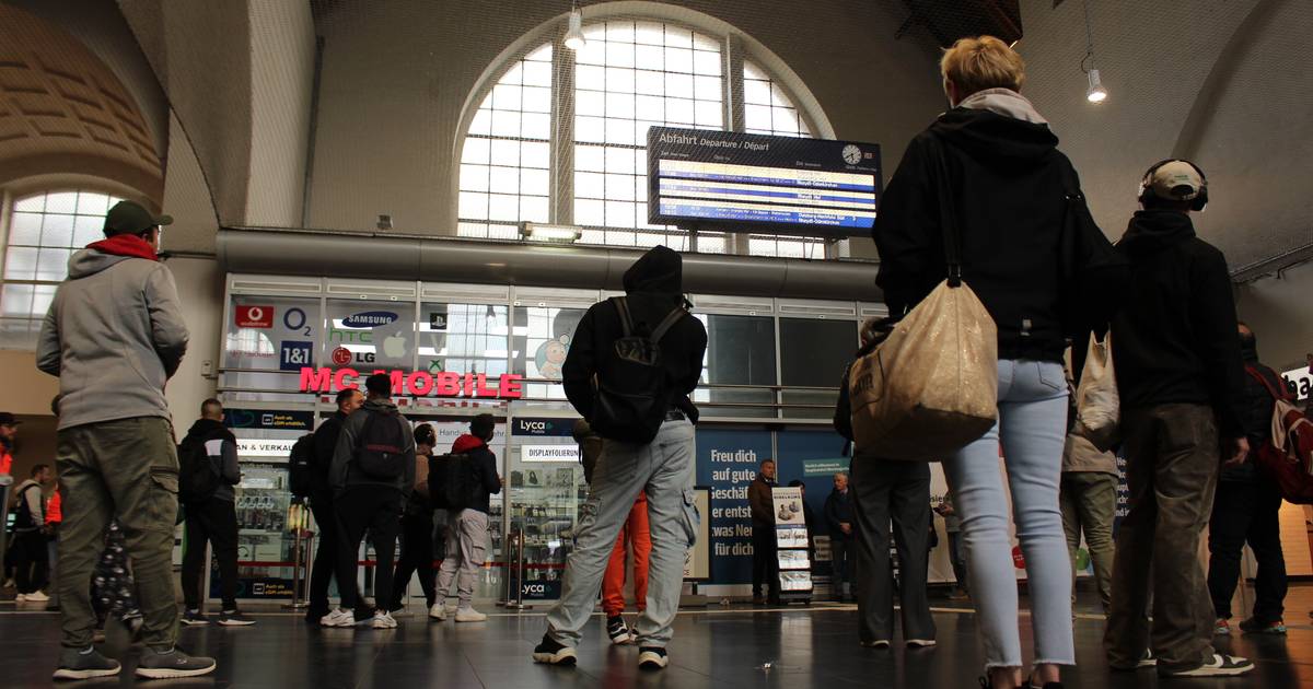 Mönchengladbach Hauptbahnhof lahmgelegt: Kein Zugverkehr