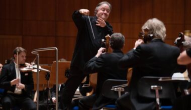 Duisburg Gastdirigent Stefan Blunier umjubelt beim Philharmonischen Konzert
