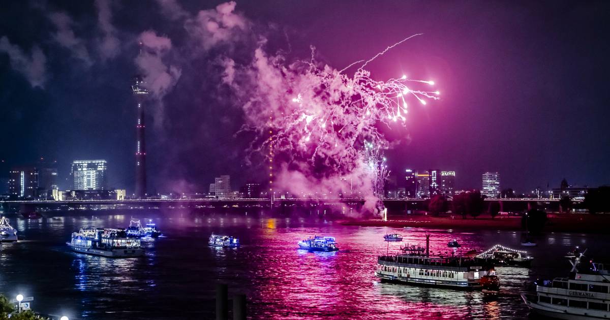 Japan-Tag 2025 Düsseldorf Feuerwerk: Uhrzeit & Orte für beste Aussicht