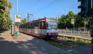 Bahn der Linie U79 entgleist