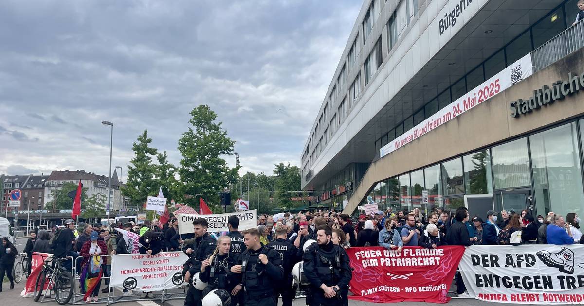 Rund 200 Menschen protestieren bei AfD-Veranstaltung