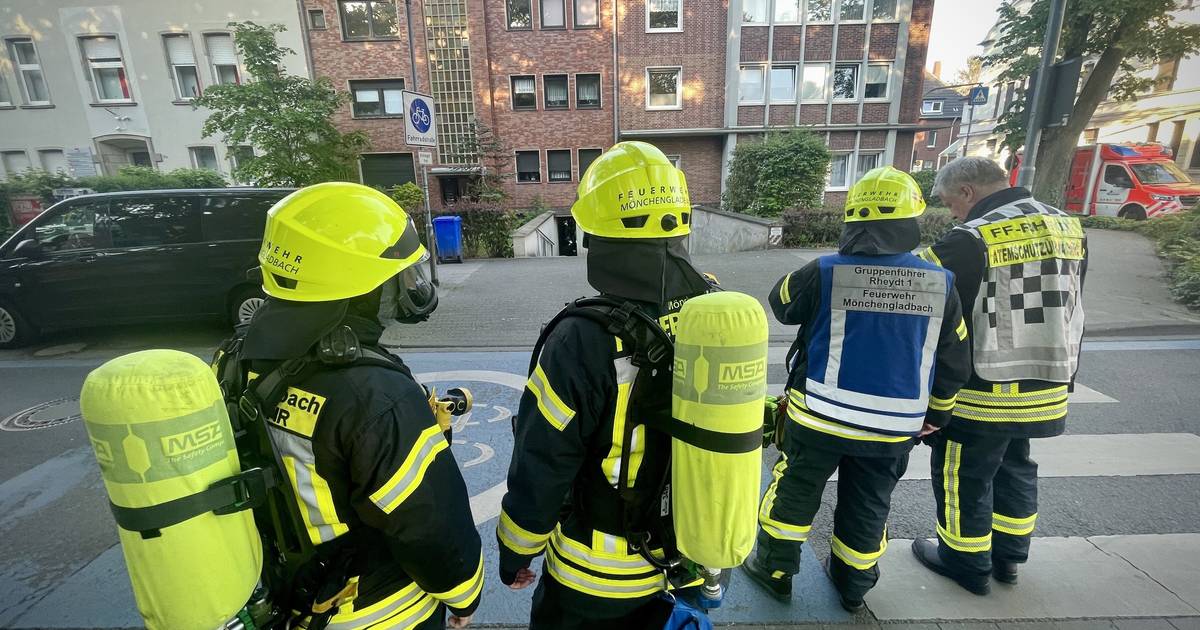 Mönchengladbach: Feuerwehr muss an Brucknerallee Mehrfamilienhaus räumen
