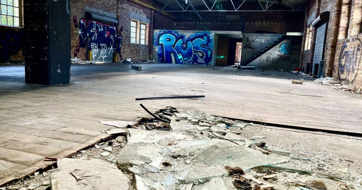 Kulturpolitiker wollen Bahnhof an der Schlüterstraße erhalten