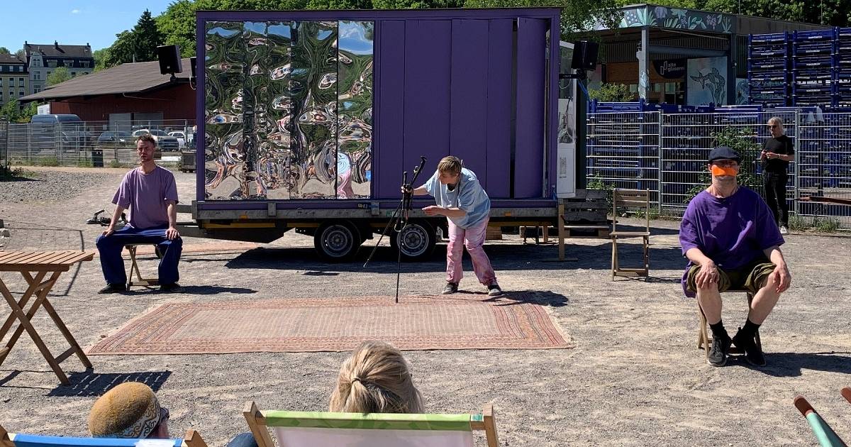 Din A 13 Tanzcompany mit ihrem Programm „No Space, My Space, Safe Space“ in Wuppertal