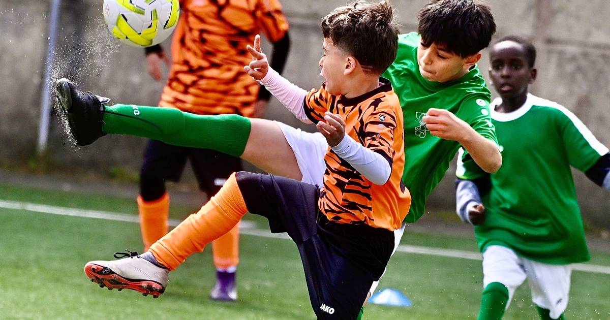 Grundschule Nocken schaltet im Duell der Nachbarn den Titelverteidiger aus