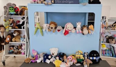 Wuppertaler Schwebebahnmöbel und Tuffi-Leseecke für Kinder