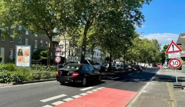 Hohenzollernstraße nach Abbau der Protected Bike Lane wieder vierspurig