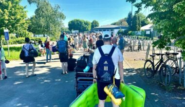 Lange Schlange zur Saison-Eröffnung am Unterbacher See