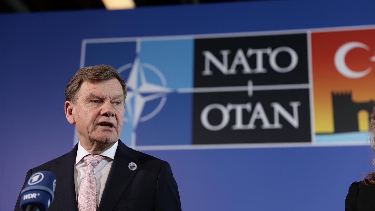 Wadephul stellt sich hinter Trumps Fünf-Prozent-Ziel für die NATO