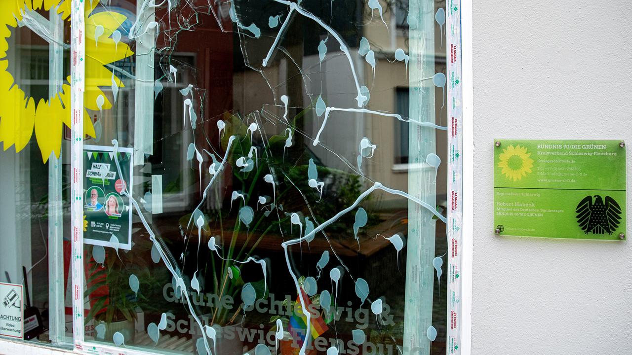 Neue Dunkelfeldstudie: Drei von fünf Politikern erleben Gewalt