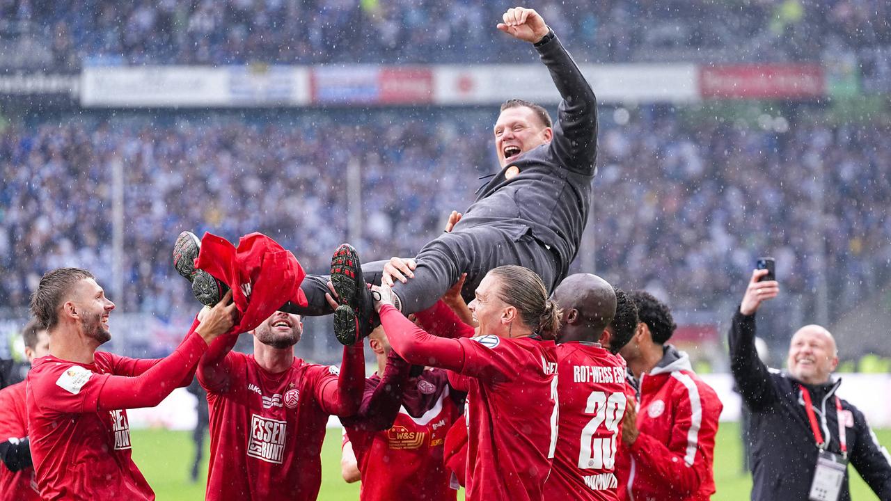 Niederrheinpokal: RW Essen bejubelt Niederrhein-Pokalsieg in Duisburg