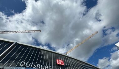 Nordrhein-Westfalen: Schwelbrand bei Duisburg sorgt für Bahn-Probleme