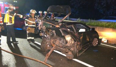 Nordrhein-Westfalen: Schwerer Verkehrsunfall auf A40 bei Essen: vier junge Männer verletzt