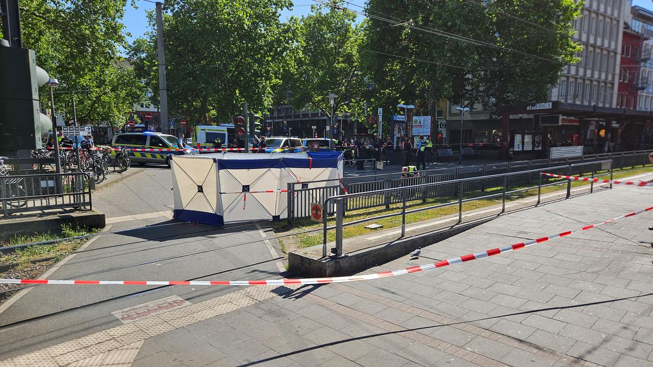 Nordrhein-Westfalen: Tödlicher Straßenbahn-Unfall in Köln am Heumarkt
