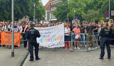Nordrhein-Westfalen: Demos in Münster: Waffenverbot am Bahnhof und Verkehrsbehinderungen
