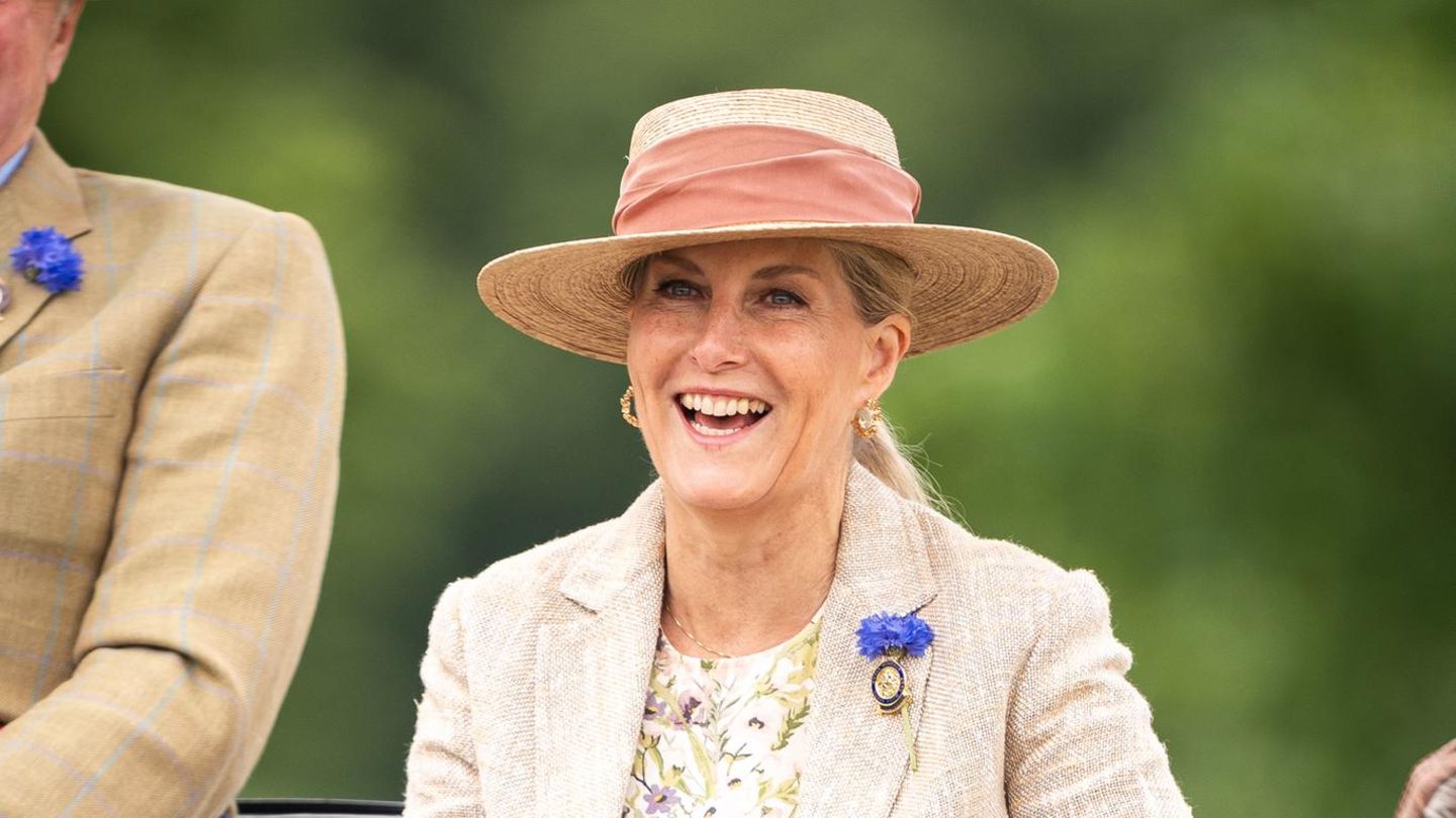 Herzogin Sophie genießt Kutschfahrt bei der Royal Windsor Horse Show