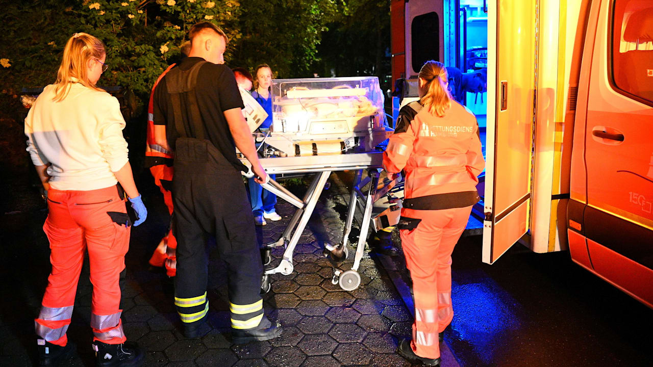 Großeinsatz in Hamburg: Spezial-Team rettet Baby kurz nach Geburt | Regional