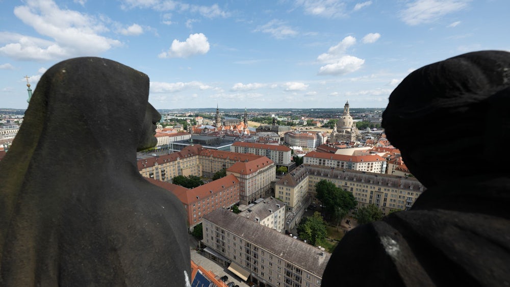 Der Turm ist das höchste Gebäude in der Innenstadt.