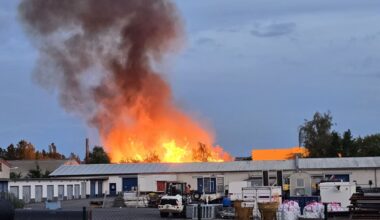 Feuerwehreinsatz: Gasbehälter in Berliner Lagerhalle explodieren | Regional
