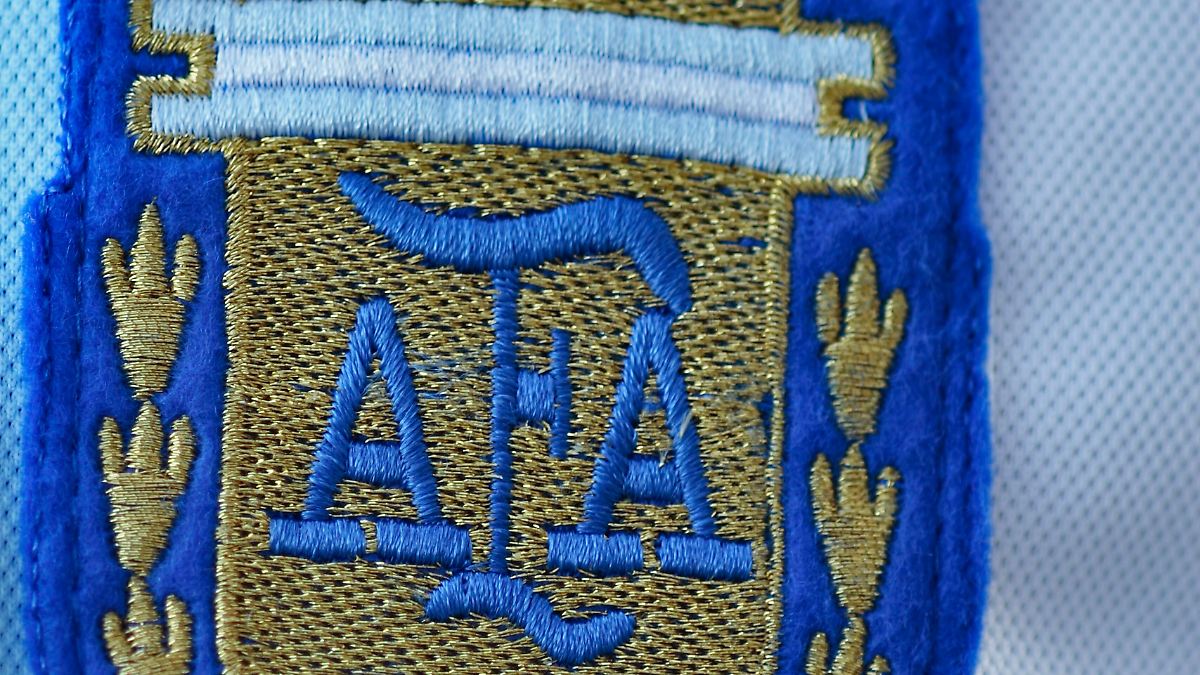 "Ganze Fußballwelt erschüttert": 18-jähriges Fußball-Talent stirbt bei Routine-OP