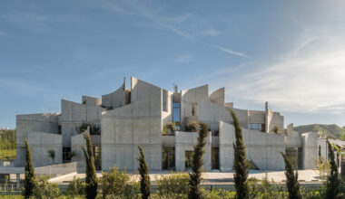 Tierklinik in Tirana von Davide Macullo Architects / Betonskulptur für Hund und Katz - Architektur und Architekten - News / Meldungen / Nachrichten