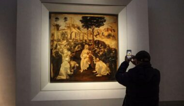 Schon wieder Kunst zerstört wegen Selfie: Tourist beschädigt Gemälde in Florenz