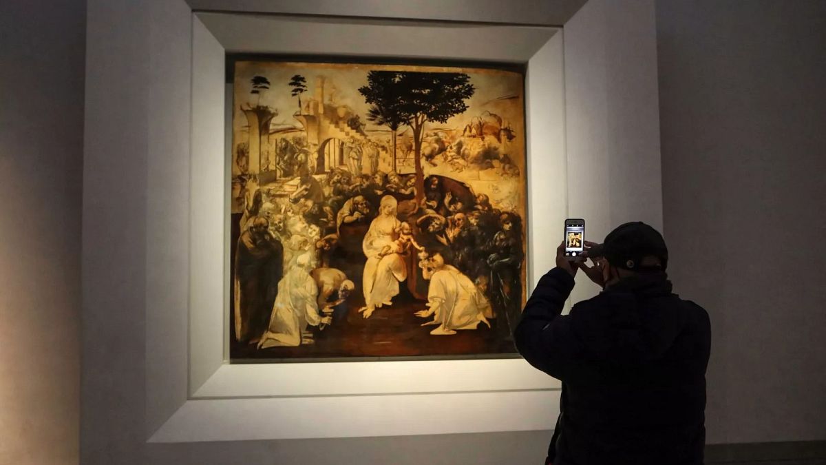 Schon wieder Kunst zerstört wegen Selfie: Tourist beschädigt Gemälde in Florenz