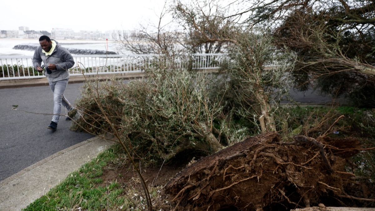 Überflutete Straßen: Zwei Tote bei Unwettern in Frankreich