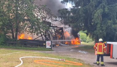 Unwetter-Alarm in Deutschland: Blitzeinschlag zerstört Pferdehof | News