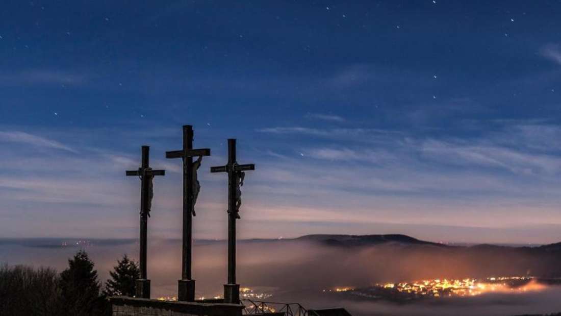 Im Sternenpark Rhön stören nur wenige hell erleuchtete Ortschaften den Blick in den Sternenhimmel. Foto: Christian Krause/Rhön GmbH