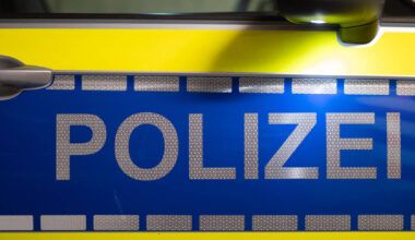 Mannheim: Straßenbahnhaltestelle zerstört - Polizeiberichte aus Rhein-Neckar-Odenwald