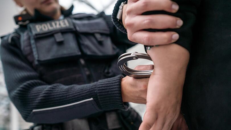 München: Mann mit Stichwaffe verletzt – Tatverdächtiger festgenommen