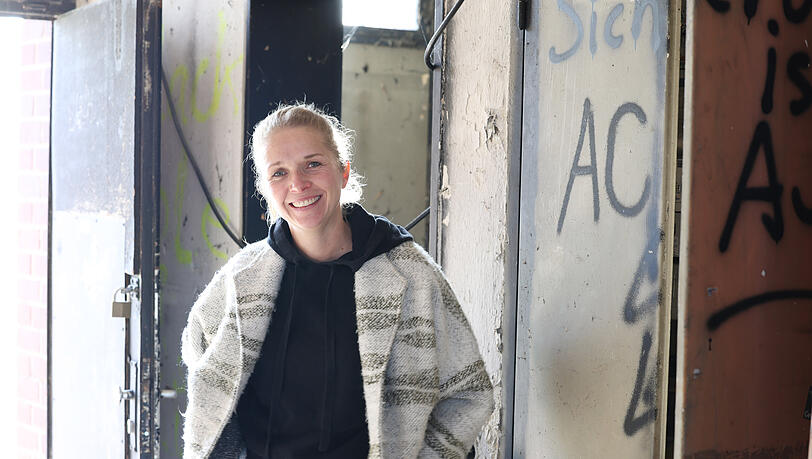 Alexa Steinke auf der Backsteinchen-Baustelle.