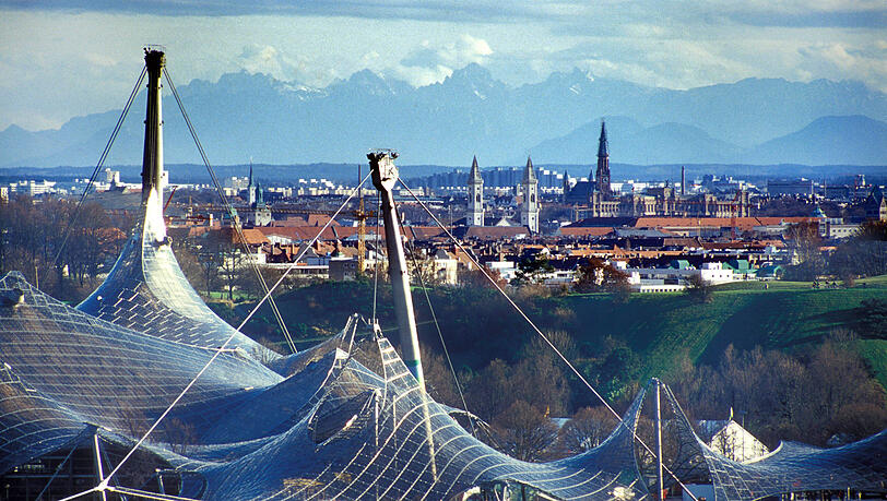 Das ikonische Zeltdach des Olmpiastadions in München.