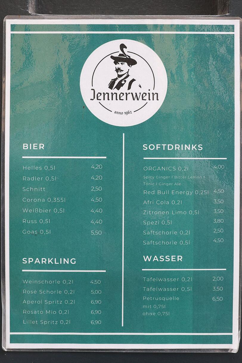 An der Tür hängt noch immer die Speisekarte. Ein Bier kostete hier vor der Schließung noch 4,20 Euro. Ob es bei einer Wiederöffnung bei dem Preis bleibt? Wohl eher nicht.