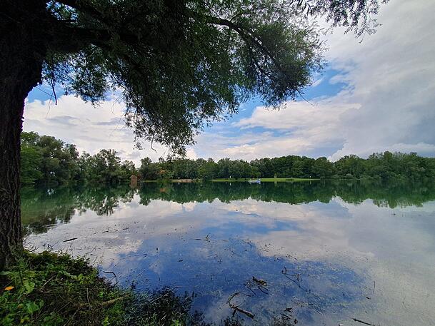 Am Mühlsee findet man alles für einen gelungenen Badetag.
