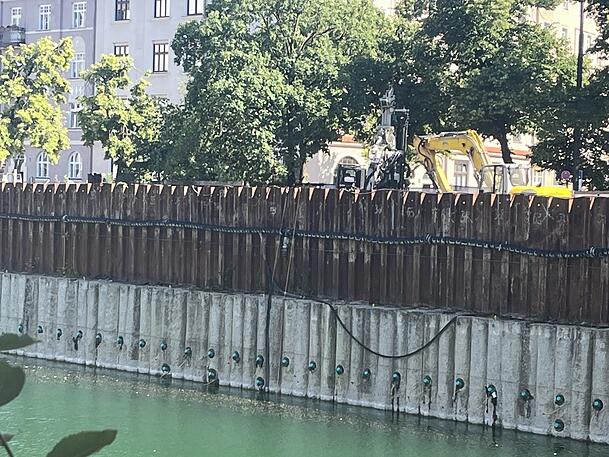 Das Wasser soll abgepumpt werden.